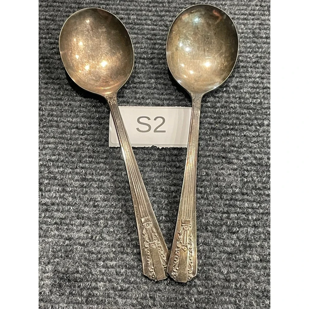 Vintage Wm A Rogers Oneida Capri Silverplate Round Soup Spoons Set of 2 S2
